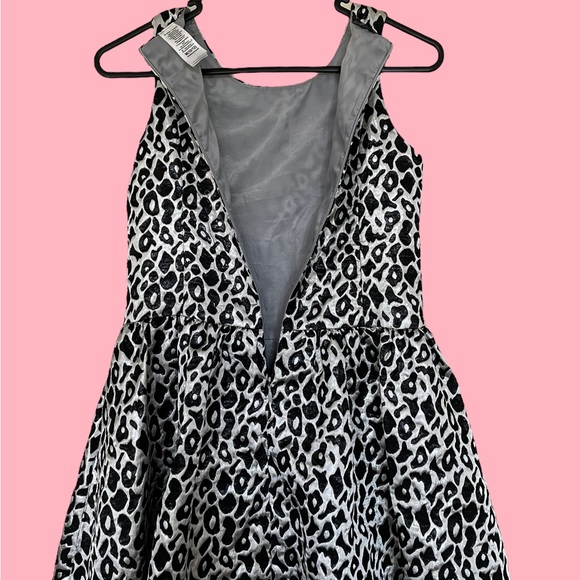 GUESS Kids Sz 10-12 black and silver cheetah print party dress with jewel detail - Picture 8 of 8